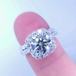 Platinum and Gold Jewelers