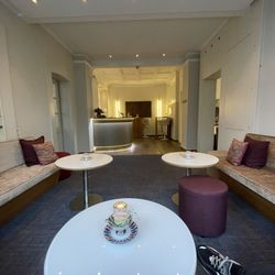 Hotel Villa Hügel - Hotel lobby bar