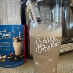 Johnny Rockets - Chocolate oat milkshake