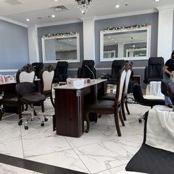 MJ Nails & Spa - Inside
