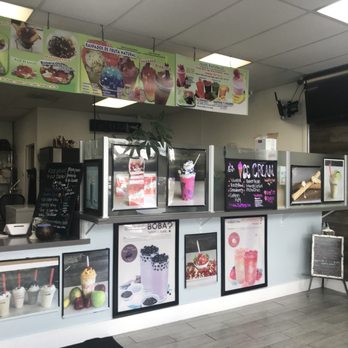 Freezzone Raspados - The lobby - Desserts Near Me - Pomona, California
