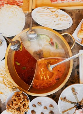 Shoo Loong Kan Hotpot by null