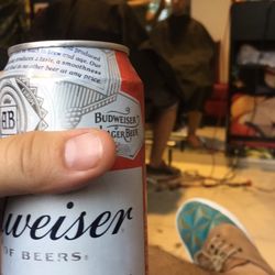 Sheek Peluqueria - Me cortan el pelo y alimentan mis vicios