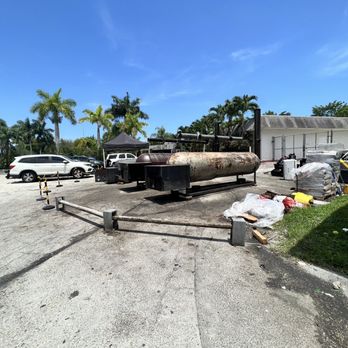 Apocalypse BBQ - Cool smokers - Food Trucks Near Me - Miami, Florida