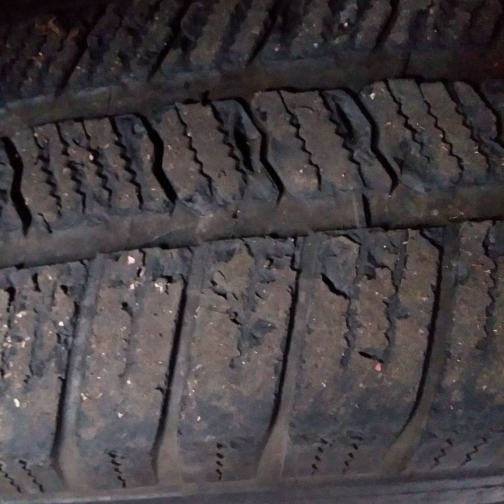 Under 12 weeks and you're tired supposed to look like this? Alexander Auto Sales sells cars with dangerous tires