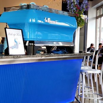 CoCo & Blu - Retro Bar - Cocktail Bars Near Me - Arlington Heights, Illinois