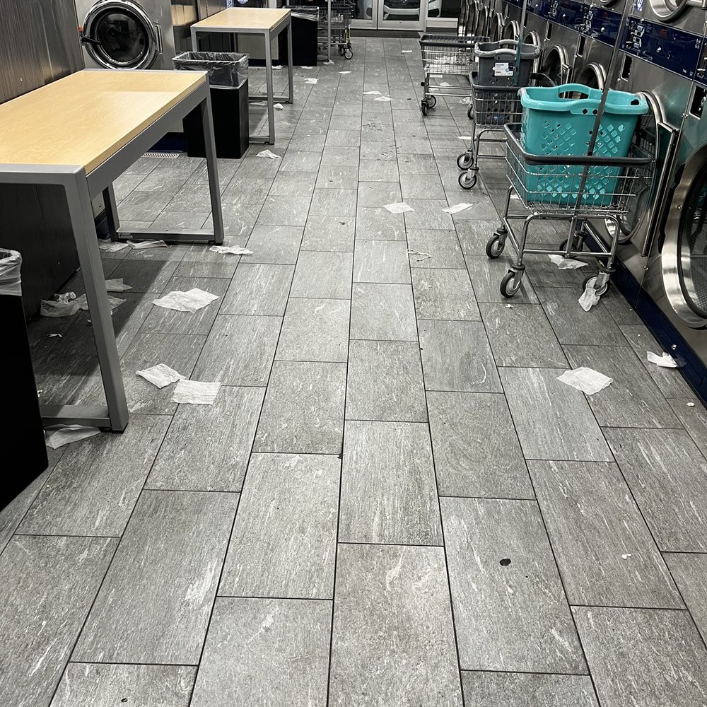 Clean Laundry - Laundromat Near Me - West Milwaukee, Wisconsin