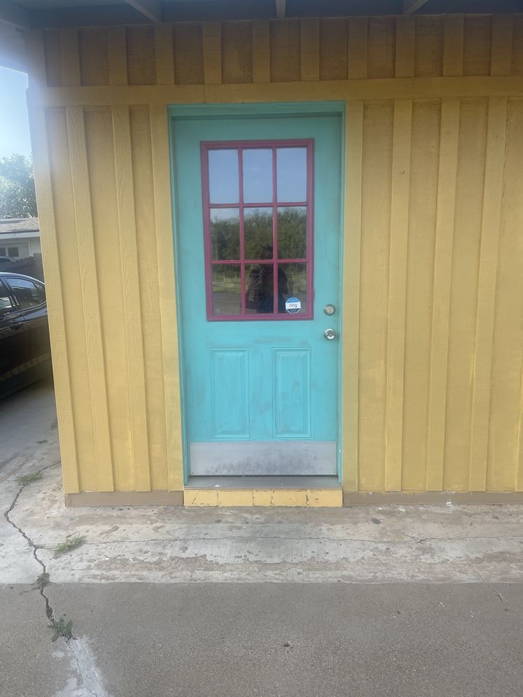 Rebel Roots Salon Logo