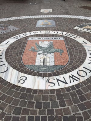 Lindwurmbrunnen by null