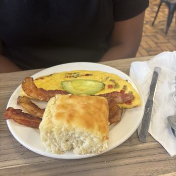 Early Bird Diner - Omelette with bacon and biscuit - Diners Near Me - Charleston, South Carolina