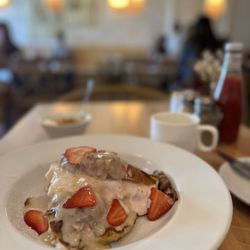 The Little Lion - Strawberry croissant French toast