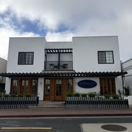 Exterior outside entrance of Waters Edge Hotel - Exterior - Belvedere Tiburon, California Exterior outside entrance of Waters Edge Hotel - Exterior - Belvedere Tiburon, California