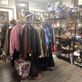 Hearts Decor Consignment Store - Interior - clothes, etc - Used, Vintage & Consignment Near Me - Portland, Oregon Hearts Decor Consignment Store - Interior - clothes, etc - Used, Vintage & Consignment Near Me - Portland, Oregon