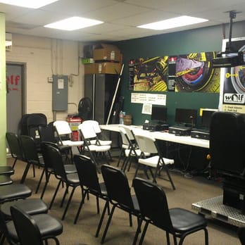 Wolf Driving School - Classroom - Driving Schools Near Me - Schaumburg, Illinois