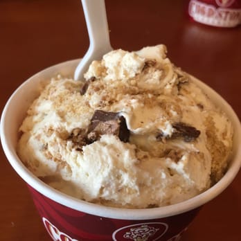 Cold Stone Creamery - Sugar Cookie Batter ice cream with pie crust and peanut butter cups! - Ice Cream & Frozen Yogurt Near Me - Syracuse, New York