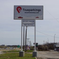 Trueparkings - Trueparkings - MCI Airport Parking Main Entry Sign