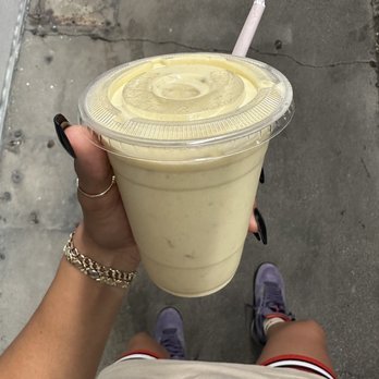 Beeps Fast Food - Fresh banana shake. - Fast Food Near Me - Van Nuys, California Beeps Fast Food - Fresh banana shake. - Fast Food Near Me - Van Nuys, California