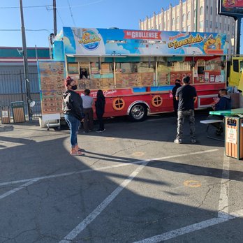 Aguachiles El Tamarindo - Outside Seating. - Food Trucks Near Me - Oakland, California