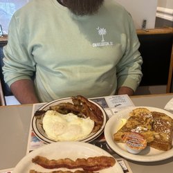 Center Street Luncheonette - Hardy breakfast and a side of bacon
