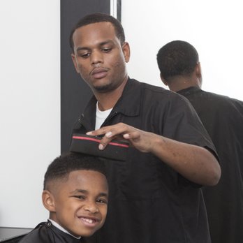 Dream Cuts 97 - Von the barber - Barbers Near Me - Berwyn, Illinois