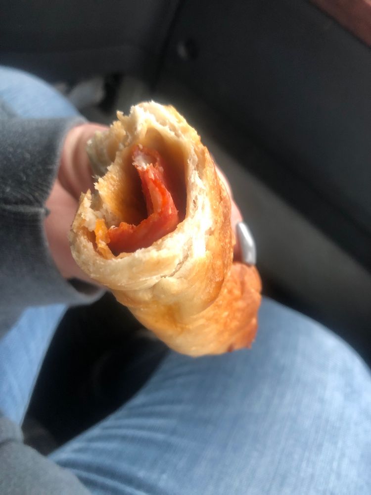 Ricker's Market Logo