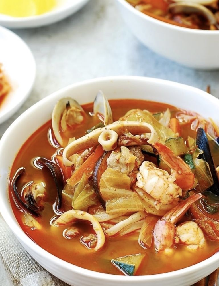 Egg Rolls & More Logo