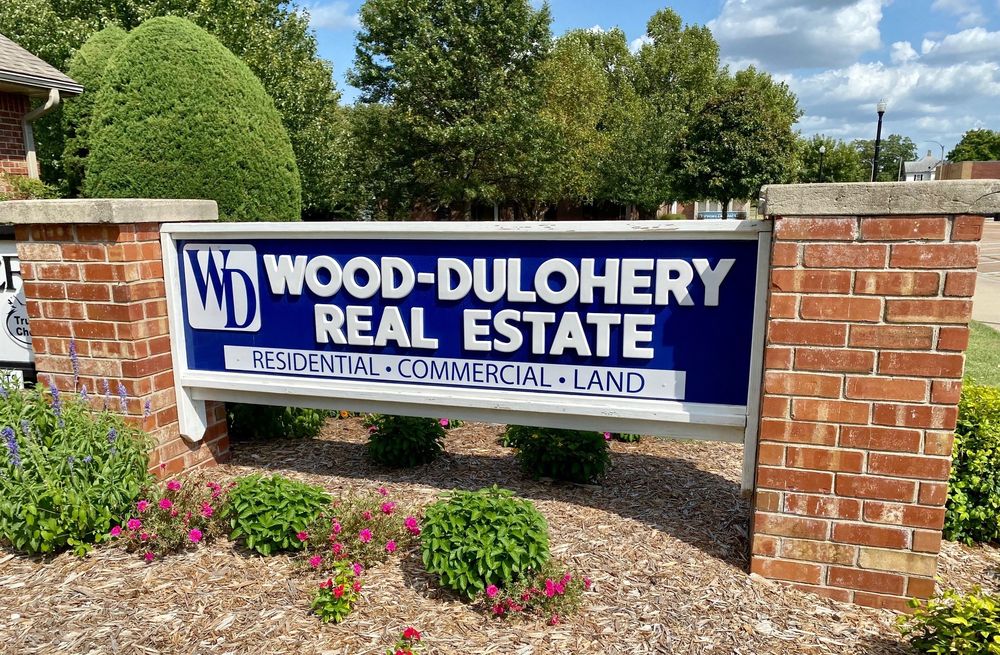 SUZANNE WOOD WOOD DULOHERY REAL ESTATE Contact Agent 1725