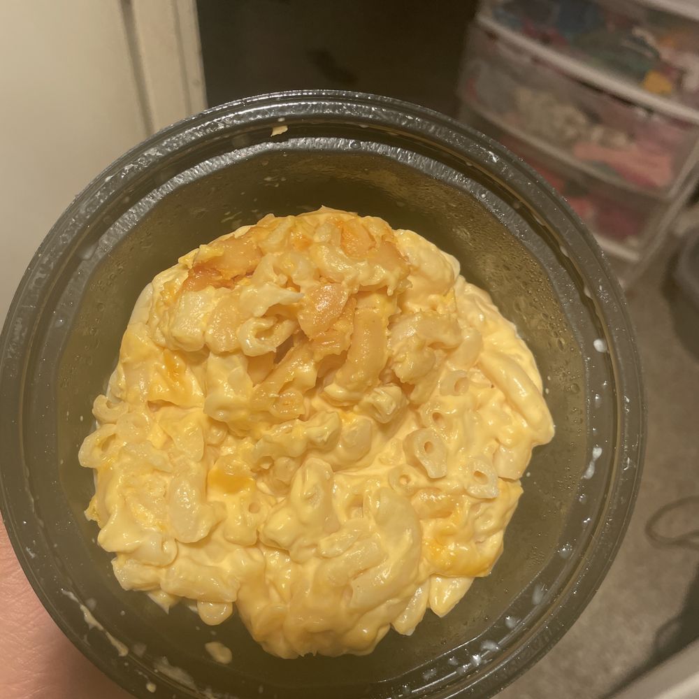Dry over cooked mac and cheese that orange part is all dried they put no chicken in it Dry over cooked mac and cheese that orange part is all dried they put no chicken in it