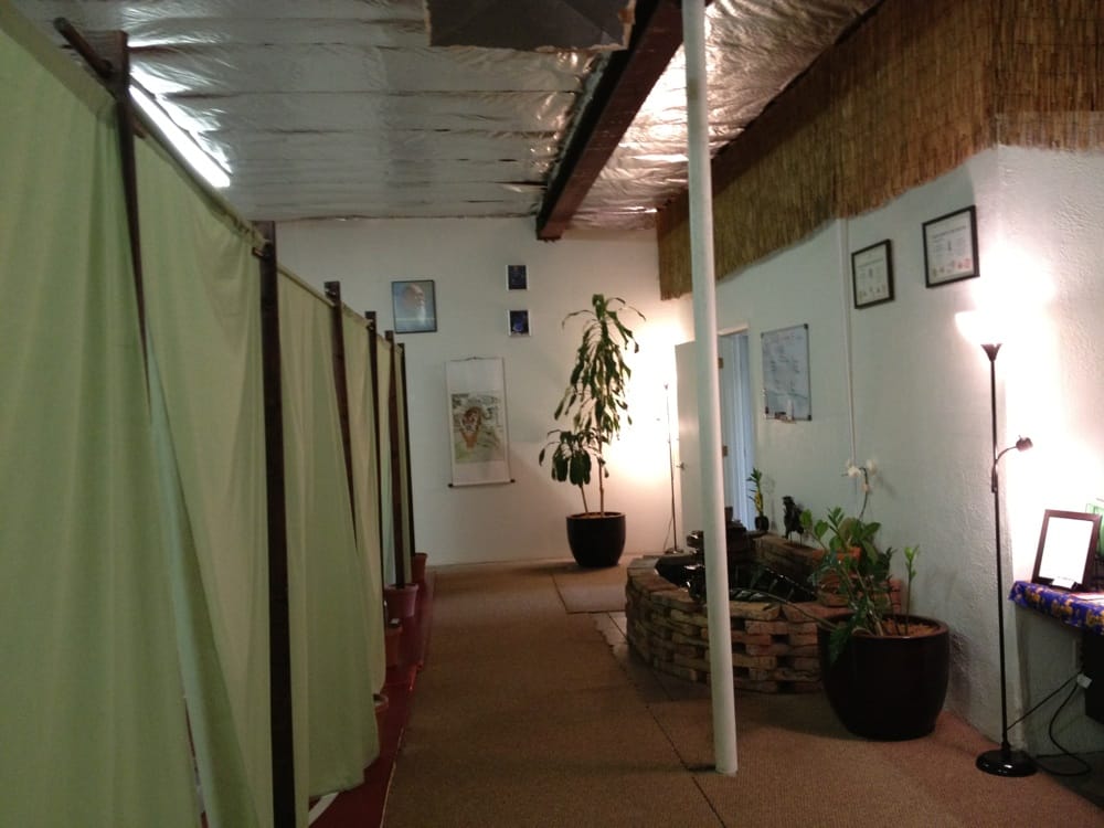Descending Dragon Health Center Logo