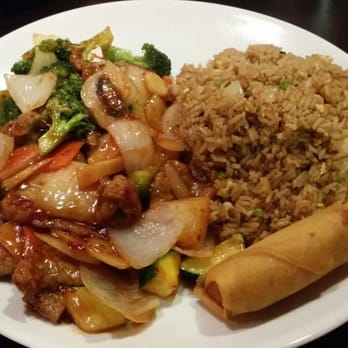 Golden Wok - Szechuan Beef all day combo minus the soup. - Chinese Near Me - Pasco, Washington Golden Wok - Szechuan Beef all day combo minus the soup. - Chinese Near Me - Pasco, Washington