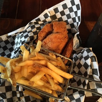 Oddfellas Pub & Eatery - Chicken Tenders - Irish Near Me - Auburn, Washington