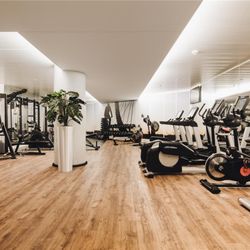 DoubleTree by Hilton Amsterdam Centraal Station - Health club  fitness center  gym