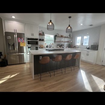 SDC Renovations - Kitchen island - General Contractors Near Me