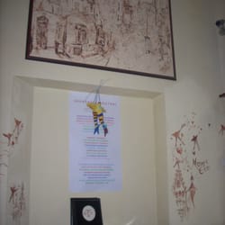 Monte Eko - Grafiki i obrazy na ścianach można oglądać z bliska.