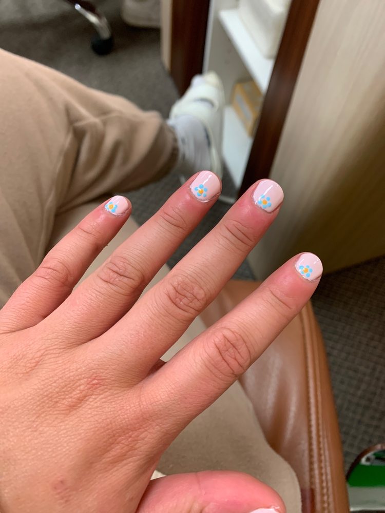 LE NAILS Updated September 2024 15 Photos & 45 Reviews 6650 S