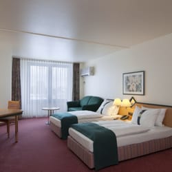 Holiday Inn - Zimmerbeispiel Twin Room mit Schlafcouch