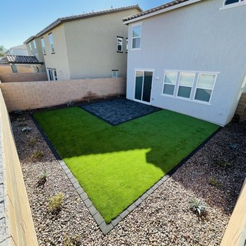 Lvcrete - a backyard with artificial grass - Landscaping Near Me Lvcrete - a backyard with artificial grass - Landscaping Near Me