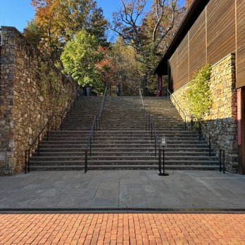 Thomas Jefferson's Monticello - Steps leading to the shuttle, the Gallery is to the right of the picture. - Landmarks & Historical Buildings Near Me - Charlottesville, Virginia Thomas Jefferson's Monticello - Steps leading to the shuttle, the Gallery is to the right of the picture. - Landmarks & Historical Buildings Near Me - Charlottesville, Virginia