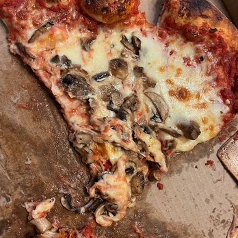 Solle's Italian - Note the burnt crust - Pizza Near Me - Tallahassee, Florida Solle's Italian - Note the burnt crust - Pizza Near Me - Tallahassee, Florida