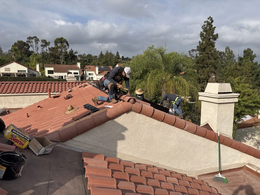 Slide of 619 Roofing