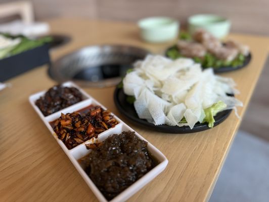Mumu Hot Pot by null