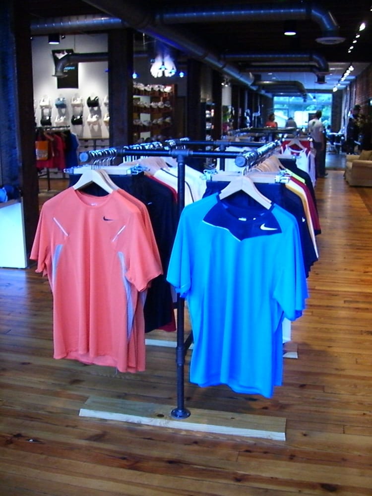 FLEET FEET Updated October 2024 14 Photos & 26 Reviews 145 N