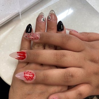 Classy Nails By Le - Halloween - Nail Salons Near Me - Tucson, Arizona