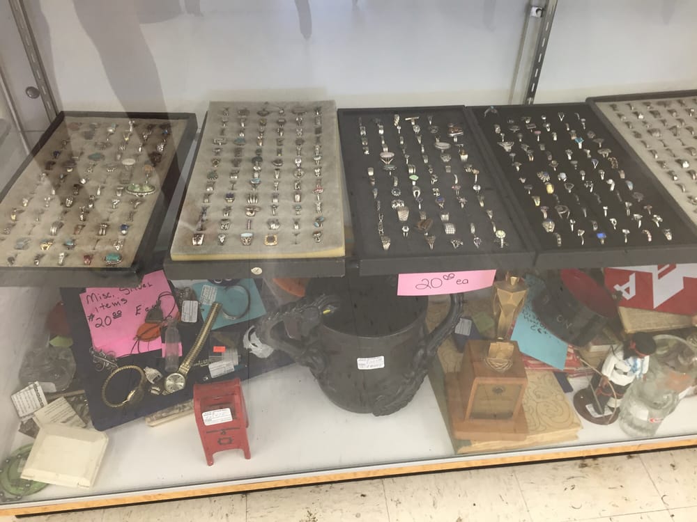 OLD SIXTYSEVEN ANTIQUE MALL Updated September 2024 601 W Fuson Rd