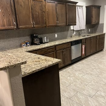 Dee's Cleaning Service - Clean kitchen - Home Cleaning Near Me