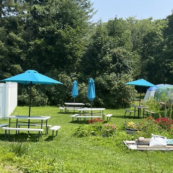 Hatchbox - Covered Seating - Breakfast & Brunch Near Me - Newbury, Vermont