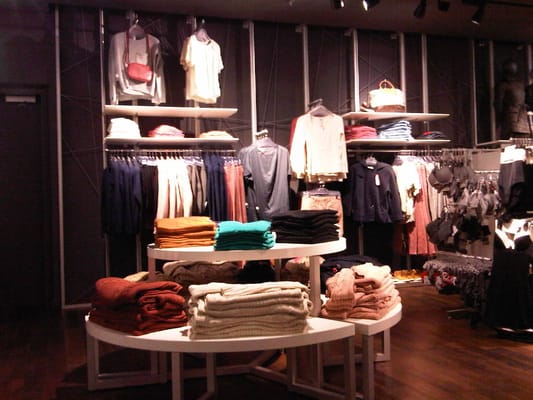Esprit Women S Clothing Hamburger Str 27 Barmbek Sud Hamburg Germany Phone Number Yelp