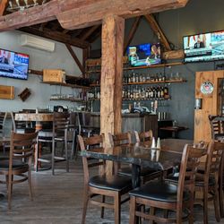 HQ Restaurant & Tap House