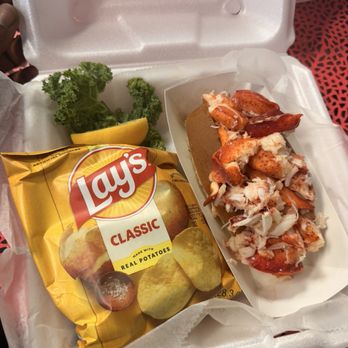 Lobster Pound - Regular size Connecticut style lobster roll - Seafood Markets Near Me - Bradenton, Florida Lobster Pound - Regular size Connecticut style lobster roll - Seafood Markets Near Me - Bradenton, Florida