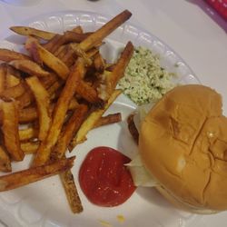 Grille 221 - Pimento cheeseburger platter